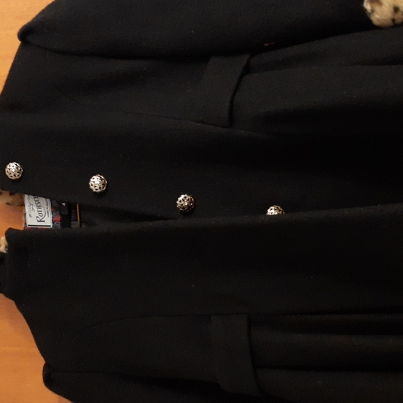 Coat - Picture 5 of 8